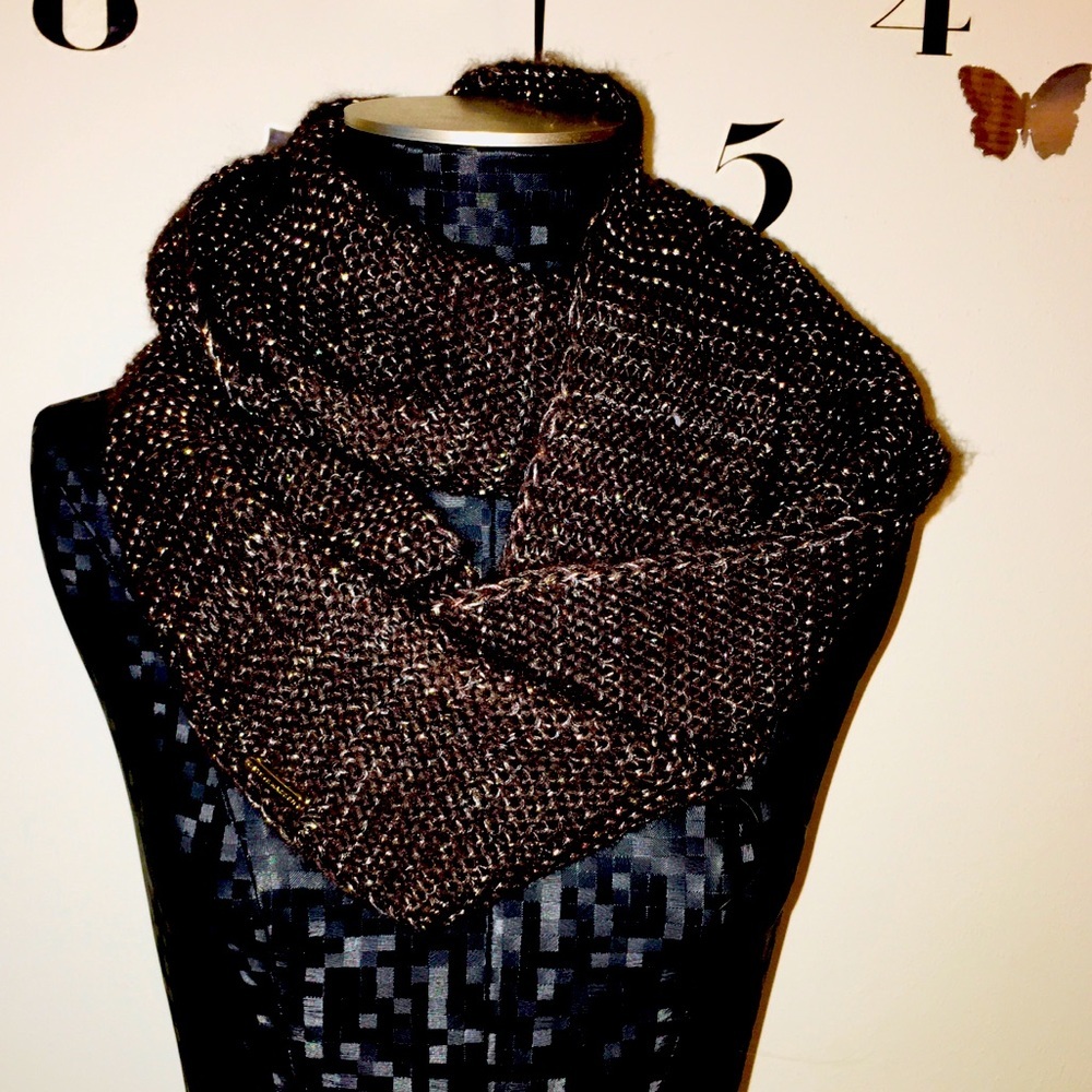 Steve madden NWOT infinity one size fits all scarf